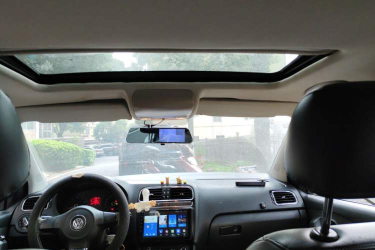 Used Volkswagen Polo 2013 1.6L Automatic Luxury Edition Headliner