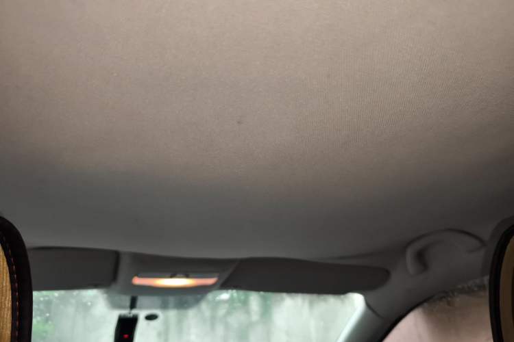 Used Volkswagen Polo 2013 1.4L Manual Fashion Edition Headliner