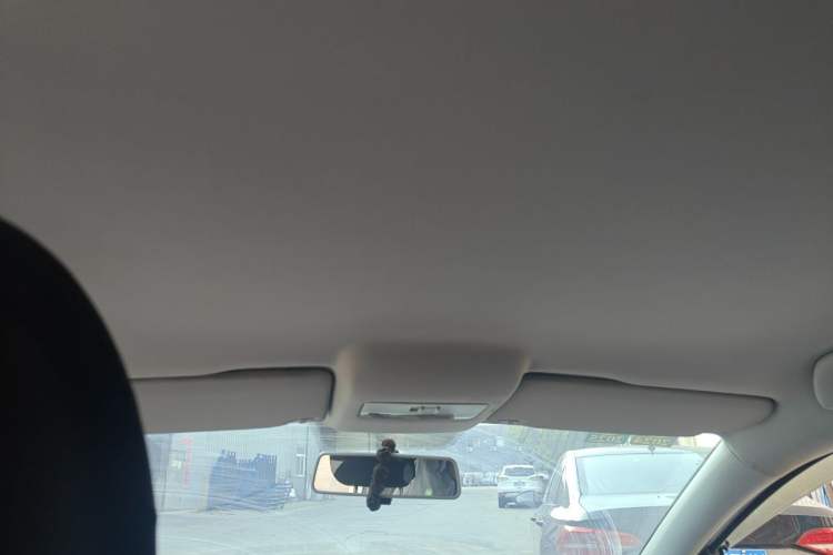 Used Volkswagen Polo 2013 1.4L Manual Fashion Edition Headliner