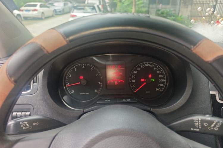 Used Volkswagen Polo 2013 1.6L Automatic Comfort Edition Instrument Cluster