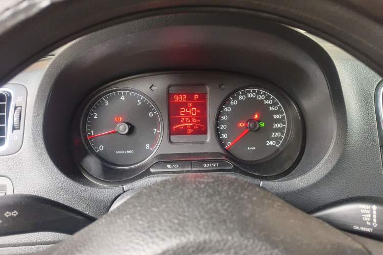 Used Volkswagen Polo 2013 1.6L Automatic Comfort Edition Instrument Cluster