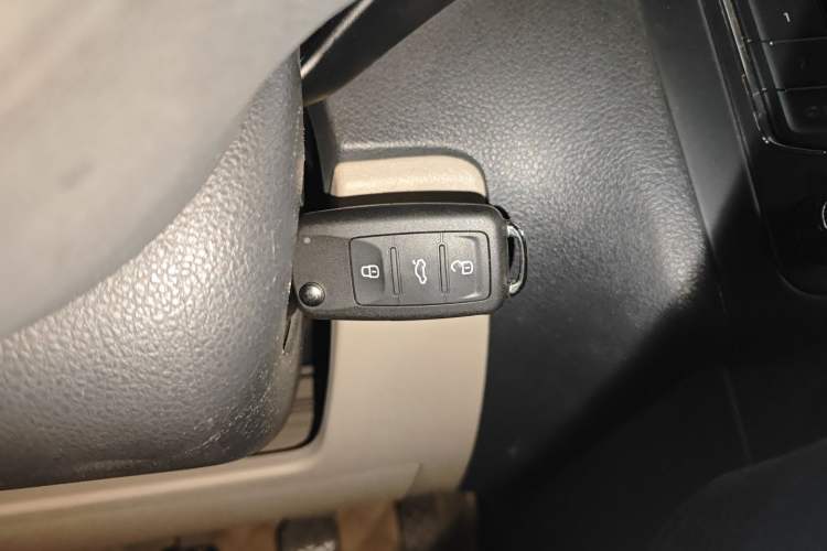 Used Volkswagen Polo 2013 1.6L Manual Comfort Edition Interior 1