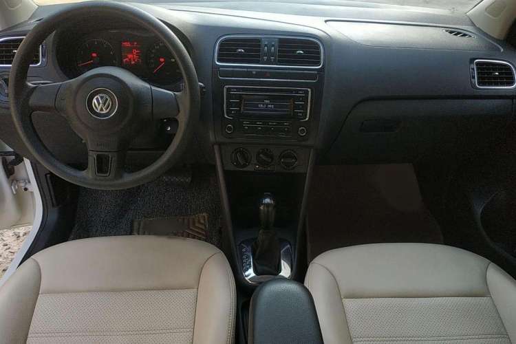 Used Volkswagen Polo 2013 1.6L Automatic Comfort Edition Interior 1