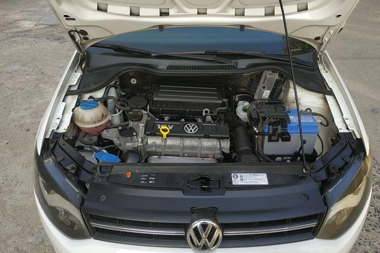 Used Volkswagen Polo 2013 1.6L Automatic Comfort Edition Interior 10