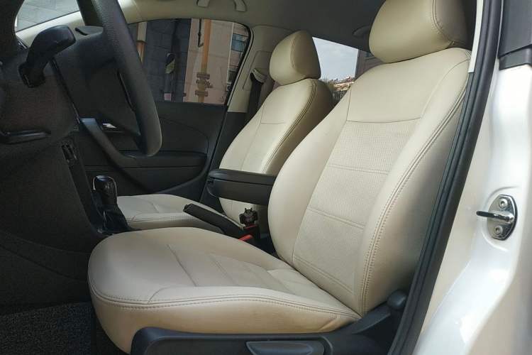 Used Volkswagen Polo 2013 1.6L Automatic Comfort Edition Interior 5