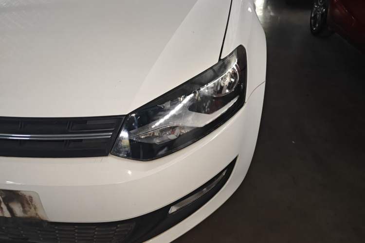 Used Volkswagen Polo 2013 1.6L Manual Comfort Edition Left Front Headlight