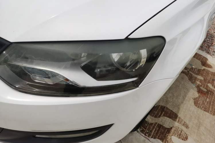 Used Volkswagen Polo 2013 1.6L Automatic Comfort Edition Left Front Headlight