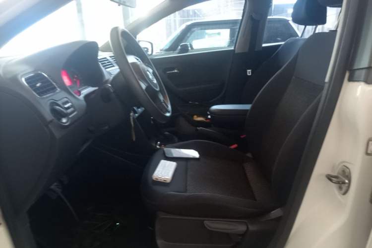 Used Volkswagen Polo 2013 1.6L Automatic Comfort Edition Left Front Seat