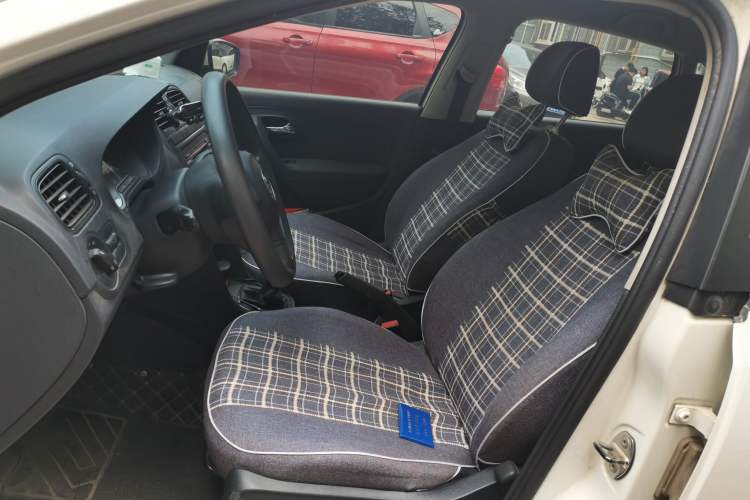 Used Volkswagen Polo 2013 1.4L Manual Fashion Edition Left Front Seat