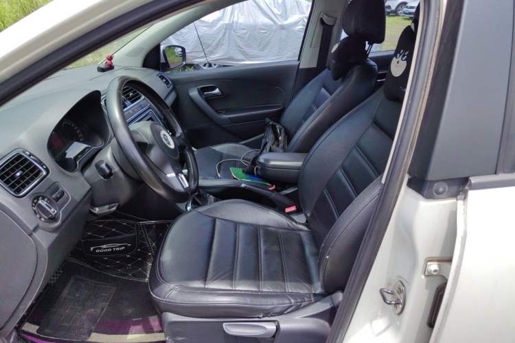 Used Volkswagen Polo 2013 1.4L Automatic Luxury Edition Left Front Seat