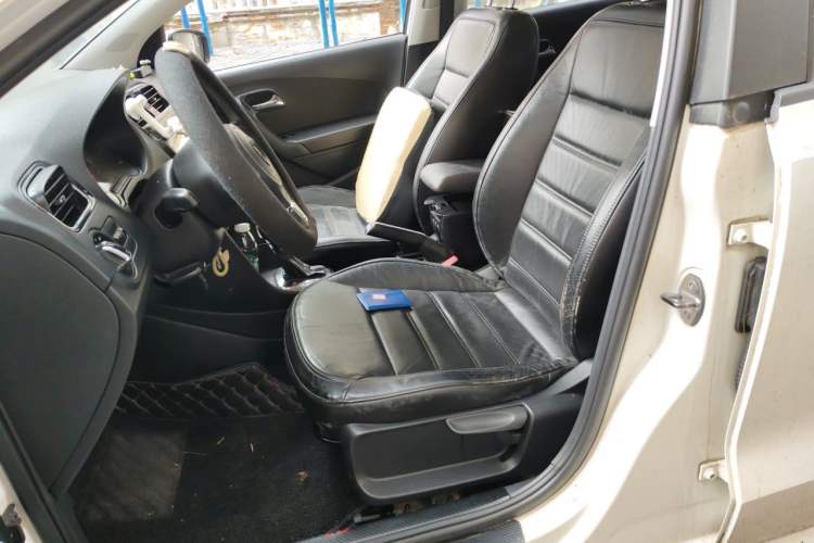 Used Volkswagen Polo 2013 1.6L Automatic Luxury Edition Left Front Seat