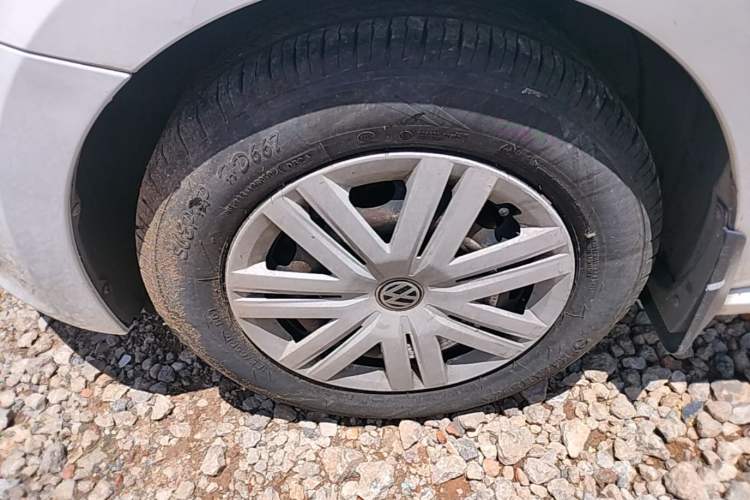 Used Volkswagen Polo 2013 1.4L Manual Fashion Edition Left Front Wheel Hub
