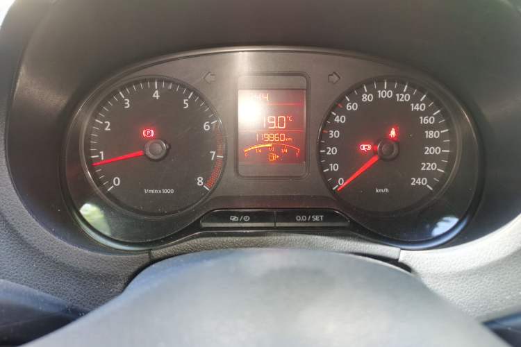 Used Volkswagen Polo 2013 1.4L Manual Fashion Edition Odometer Close Up