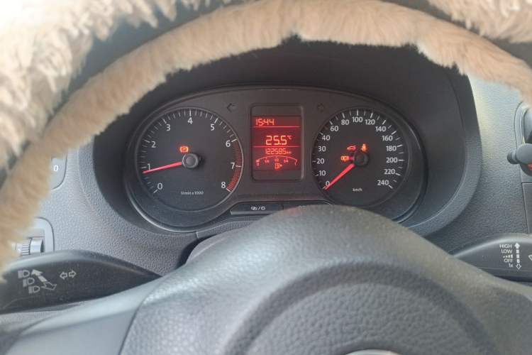Used Volkswagen Polo 2013 1.4L Manual Fashion Edition Odometer Close Up