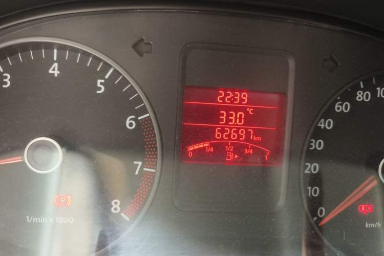Used Volkswagen Polo 2013 1.4L Manual Fashion Edition Odometer Close Up