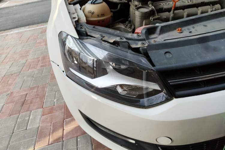 Used Volkswagen Polo 2013 1.4L Manual Comfort Edition Right Front Headlight