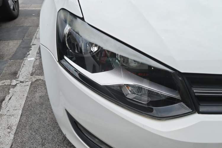 Used Volkswagen Polo 2013 1.6L Automatic Comfort Edition Right Front Headlight