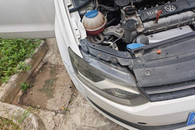Used Volkswagen Polo 2013 1.4L Automatic Comfort Edition Right Front Headlight