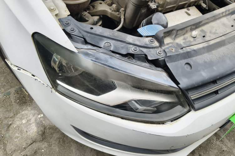 Used Volkswagen Polo 2013 1.4L Manual Comfort Edition Right Front Headlight