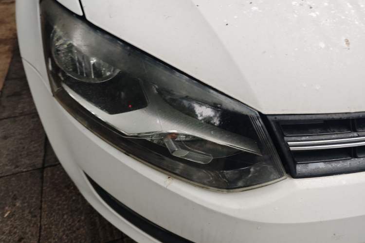 Used Volkswagen Polo 2013 1.4L Automatic Comfort Edition Right Front Headlight