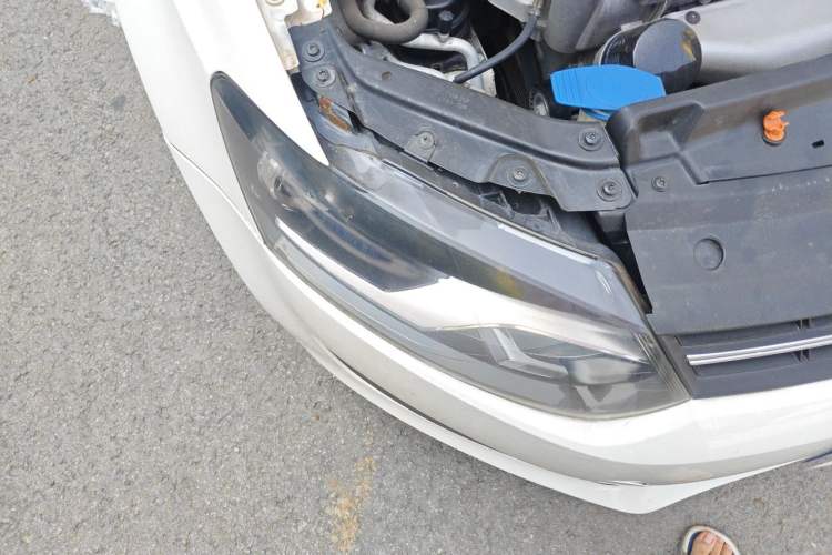 Used Volkswagen Polo 2013 1.4L Manual Comfort Edition Right Front Headlight