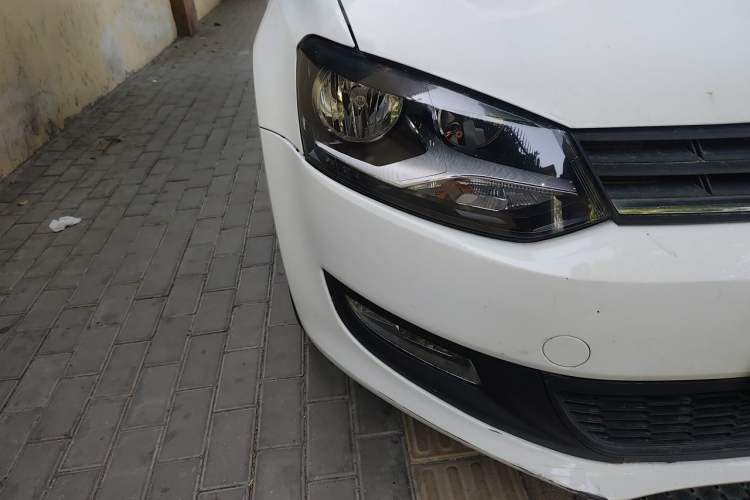 Used Volkswagen Polo 2013 1.4L Automatic Comfort Edition Right Front Headlight