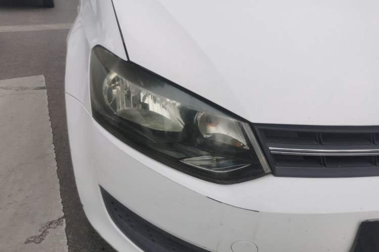 Used Volkswagen Polo 2013 1.4L Manual Fashion Edition Right Front Headlight