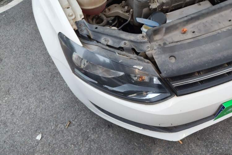 Used Volkswagen Polo 2013 1.4L Manual Fashion Edition Right Front Headlight