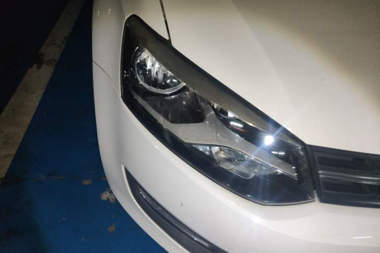 Used Volkswagen Polo 2013 1.4L Automatic Comfort Edition Right Front Headlight