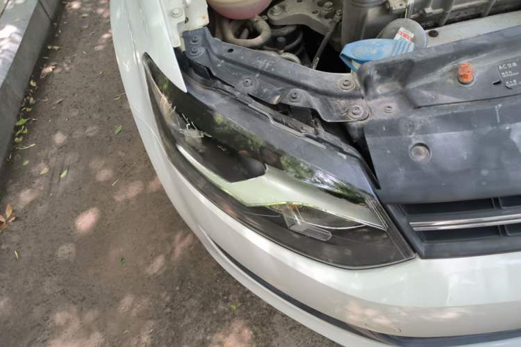 Used Volkswagen Polo 2013 1.6L Automatic Comfort Edition Right Front Headlight