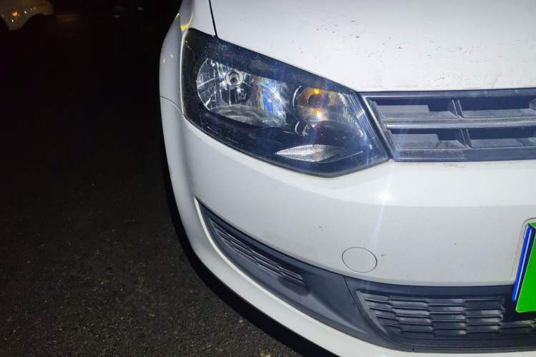 Used Volkswagen Polo 2013 1.4L Manual Fashion Edition Right Front Headlight