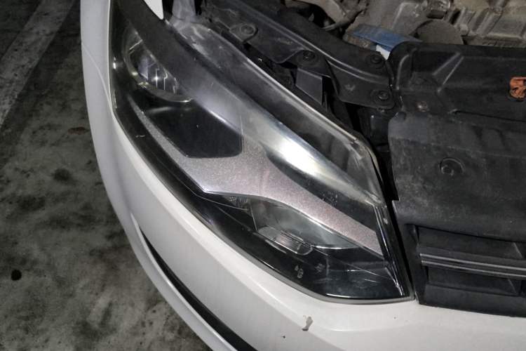 Used Volkswagen Polo 2013 1.4L Automatic Comfort Edition Right Front Headlight