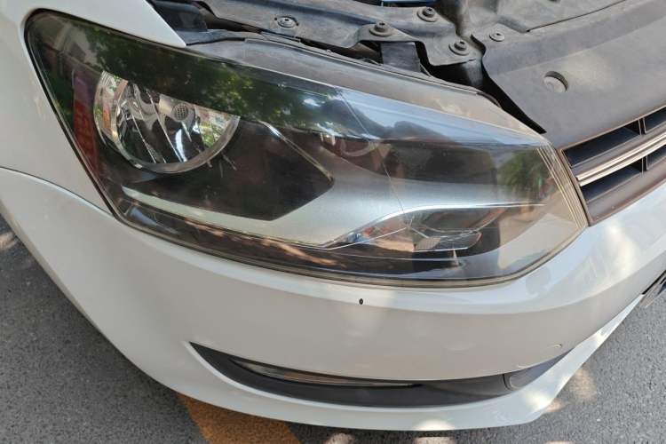 Used Volkswagen Polo 2013 1.4L Automatic Comfort Edition Right Front Headlight