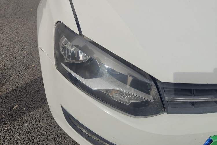 Used Volkswagen Polo 2013 1.6L Automatic Comfort Edition Right Front Headlight