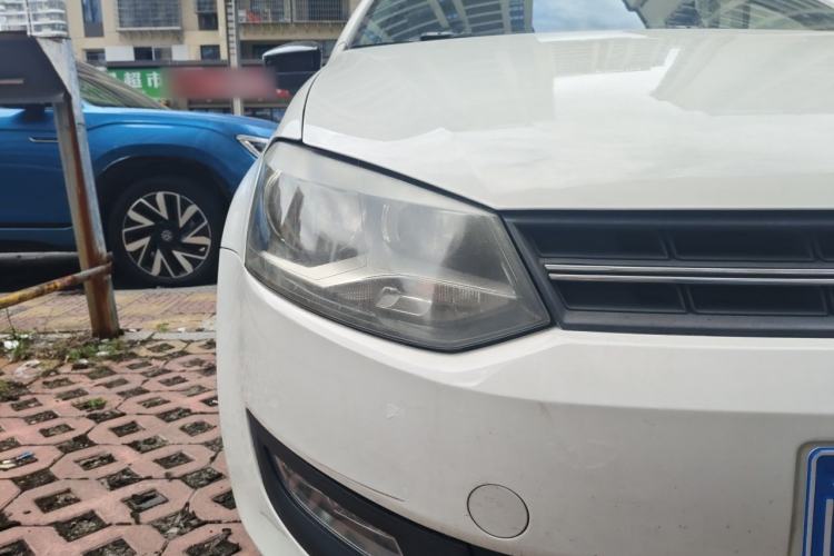 Used Volkswagen Polo 2013 1.6L Automatic Comfort Edition Right Front Headlight