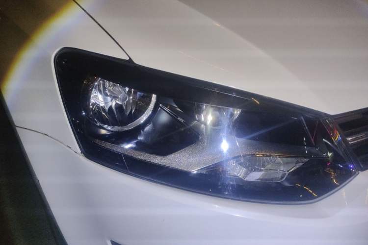 Used Volkswagen Polo 2013 1.6L Automatic Comfort Edition Right Front Headlight
