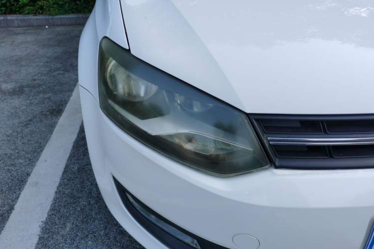 Used Volkswagen Polo 2013 1.4L Automatic Comfort Edition Right Front Headlight
