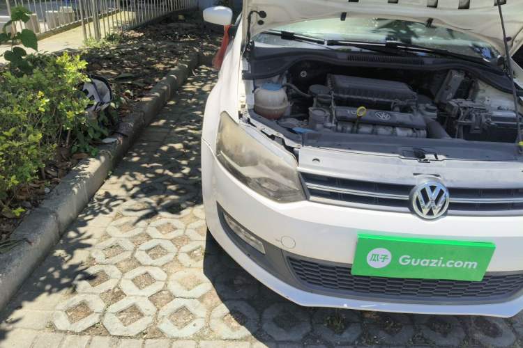 Used Volkswagen Polo 2013 1.6L Manual Comfort Edition Right Front Headlight
