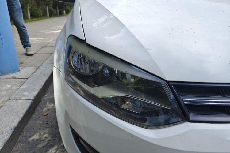 Used Volkswagen Polo 2013 1.6L Automatic Comfort Edition Right Front Headlight