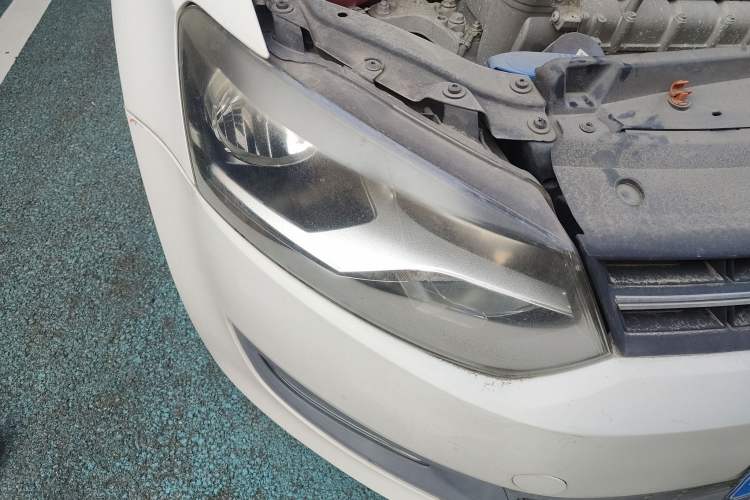 Used Volkswagen Polo 2013 1.4L Automatic Comfort Edition Right Front Headlight