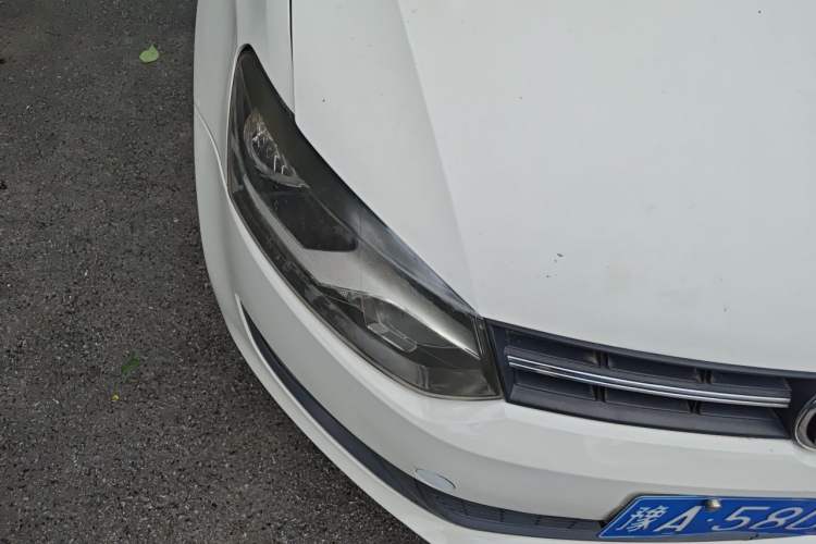 Used Volkswagen Polo 2013 1.6L Manual Comfort Edition Right Front Headlight