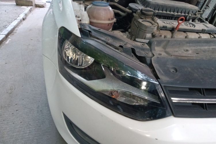Used Volkswagen Polo 2013 1.4L Manual Comfort Edition Right Front Headlight
