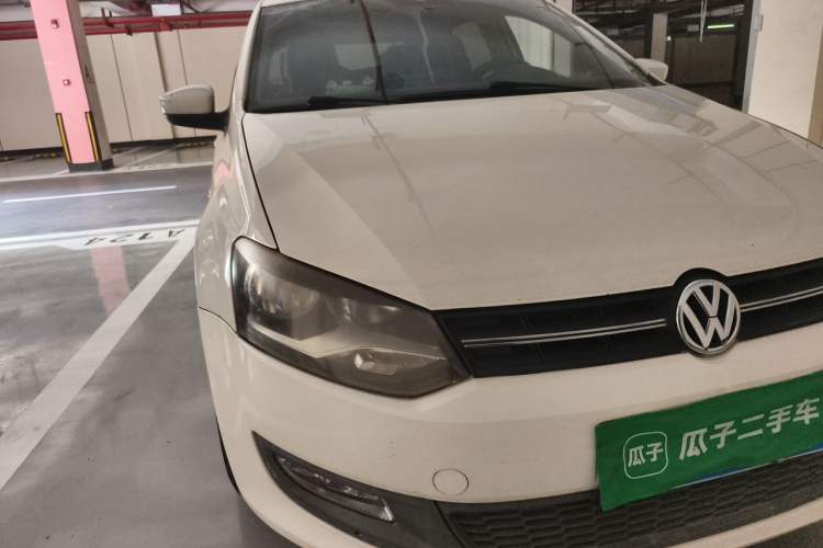 Used Volkswagen Polo 2013 1.4L Automatic Comfort Edition Right Front Headlight