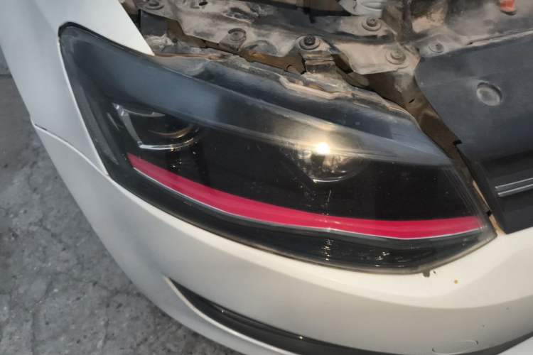 Used Volkswagen Polo 2013 1.4L Automatic Comfort Edition Right Front Headlight
