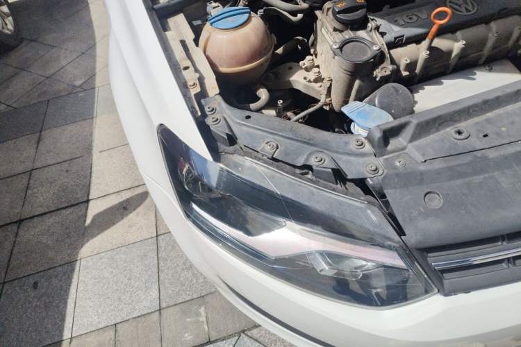 Used Volkswagen Polo 2013 1.4L Automatic Comfort Edition Right Front Headlight