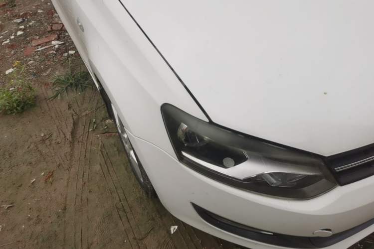 Used Volkswagen Polo 2013 1.6L Manual Comfort Edition Right Front Headlight
