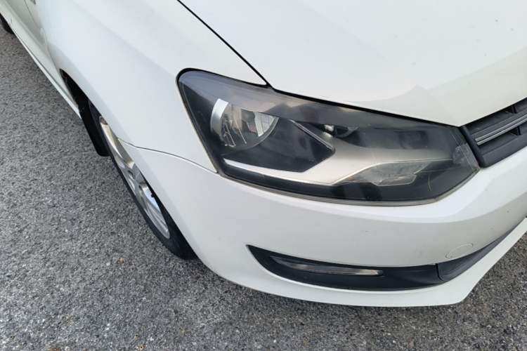 Used Volkswagen Polo 2013 1.6L Automatic Comfort Edition Right Front Headlight