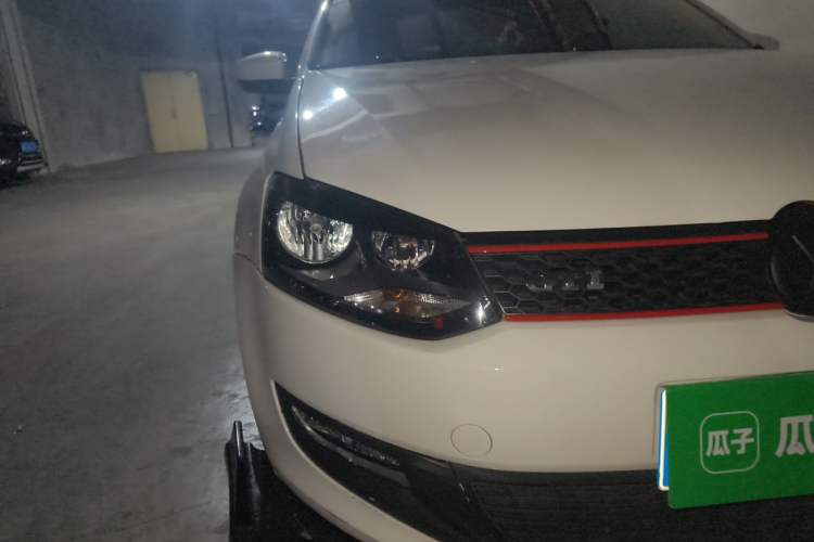 Used Volkswagen Polo 2013 1.6L Automatic Comfort Edition Right Front Headlight
