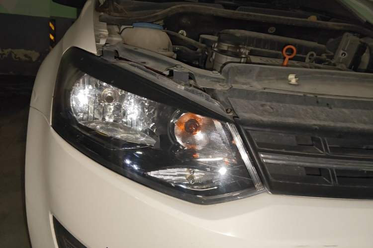 Used Volkswagen Polo 2013 1.4L Manual Fashion Edition Right Front Headlight