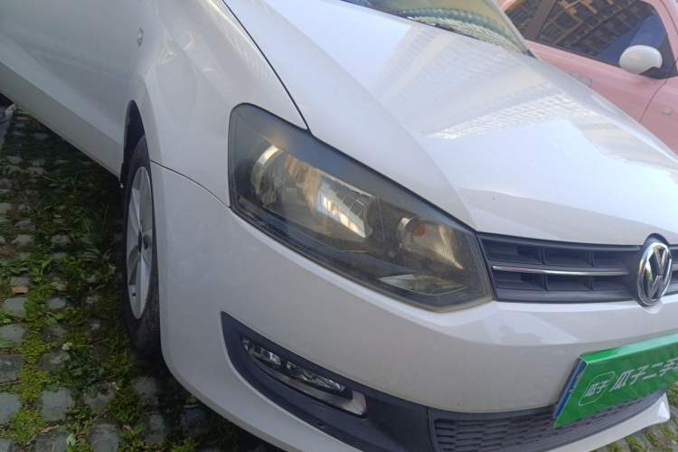 Used Volkswagen Polo 2013 1.4L Manual Fashion Edition Right Front Headlight